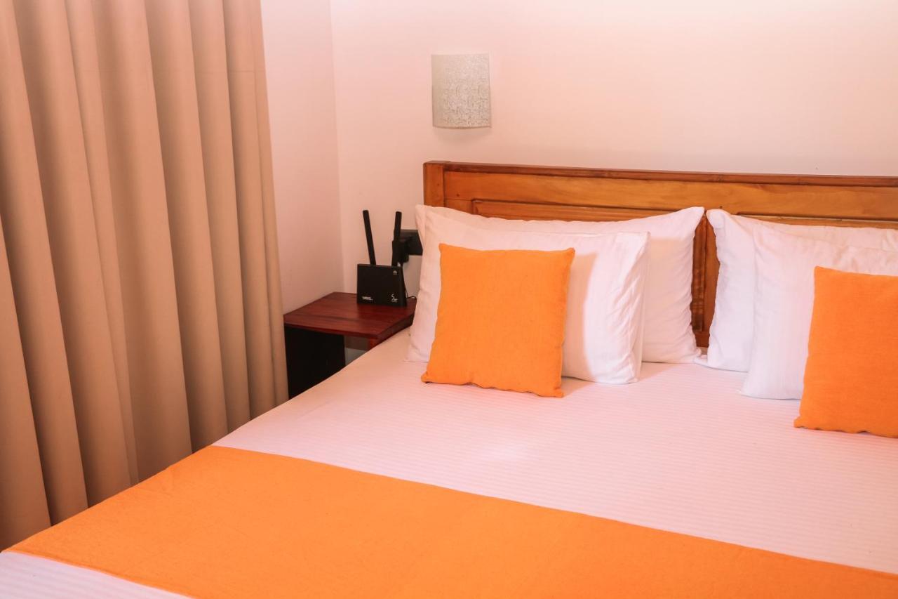 Anb Surf View Hotel Tangalle Eksteriør billede